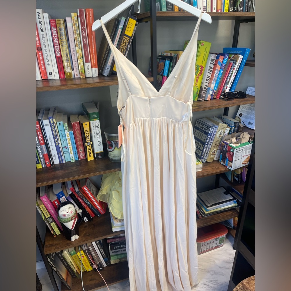 ame and Partners dress- cream v-neck size 0 - Picture 3 of 5